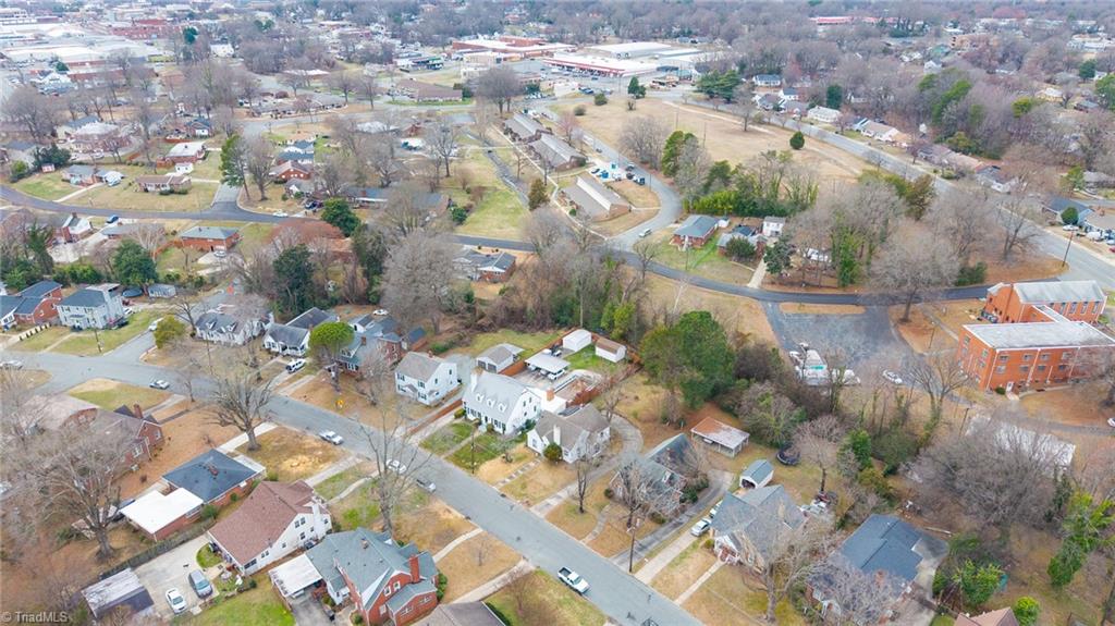 218 Rolling Road Burlington, NC 27217 - Photo 34 of 38 Gallery Image 34