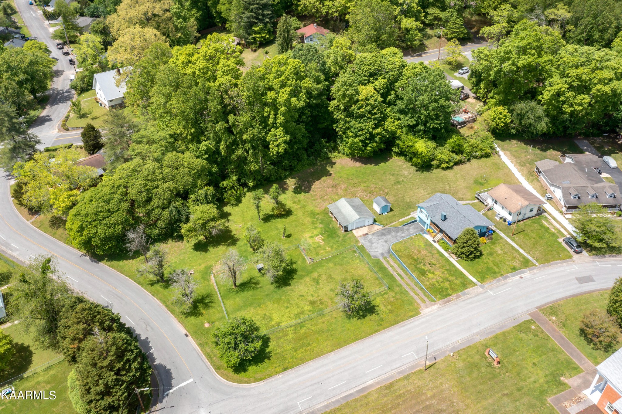 141 North Alabama Road Oak Ridge, TN 37830 - Photo 3 of 11 Gallery Image 3