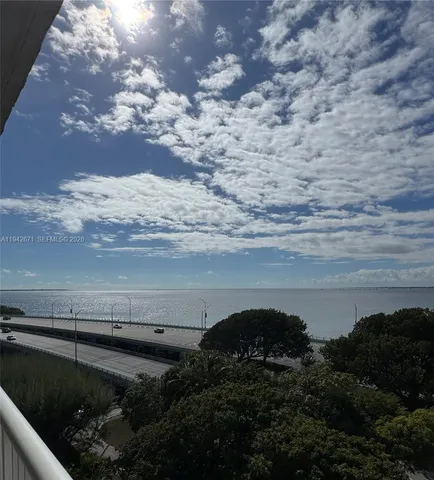 $535,000 | 150 Southeast 25th Road, Unit 8L, Miami, FL 33129