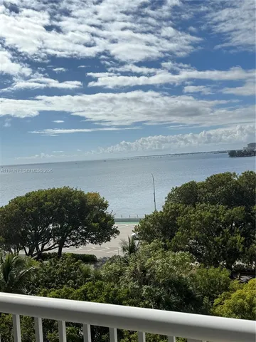 $535,000 | 150 Southeast 25th Road, Unit 8L, Miami, FL 33129