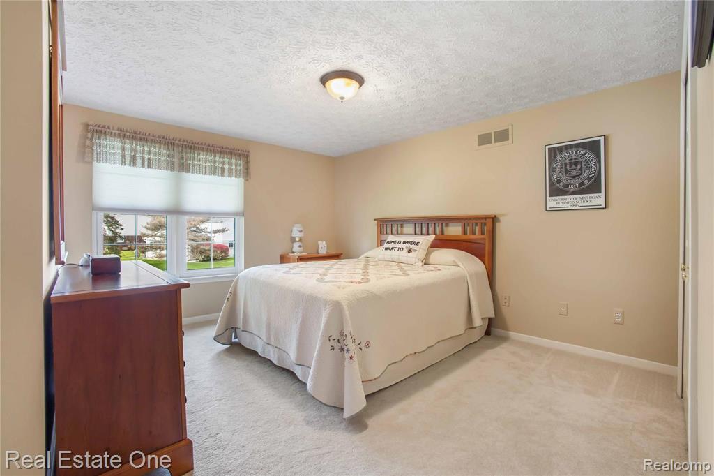 862 Dunedin Drive Rochester Hills, MI 48309 - Photo 18 of 26