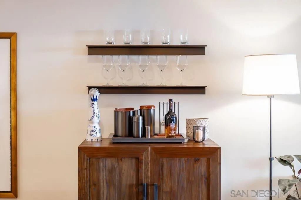 6767 Neptune Place, Unit 301 La Jolla, CA 92037 - Photo 23 of 39 a view of entryway