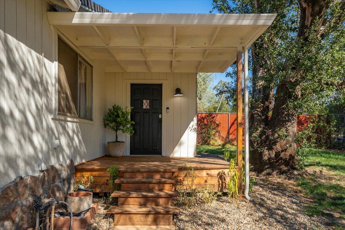12764 Charters Lane Redding, CA 96003 - Photo 3 of 40 53-12764 Charters Ln - E-59