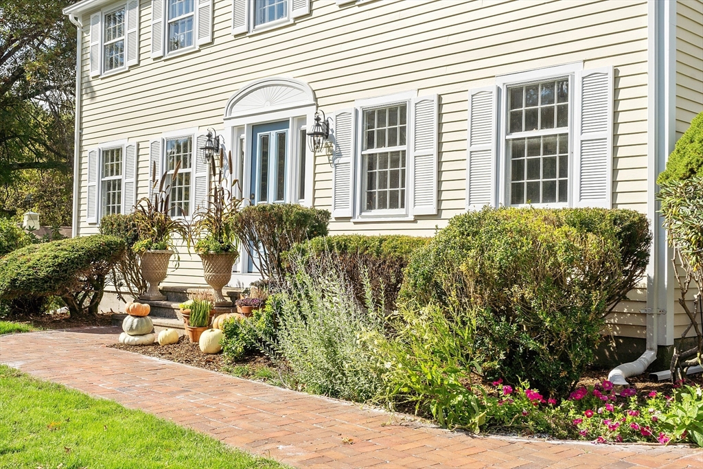 9 Butternut Road Westford, MA 01886 - Photo 4 of 42