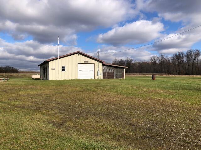 8848 Bankers Road Reading, MI 49274 - Photo 3 of 34 IMG_7010