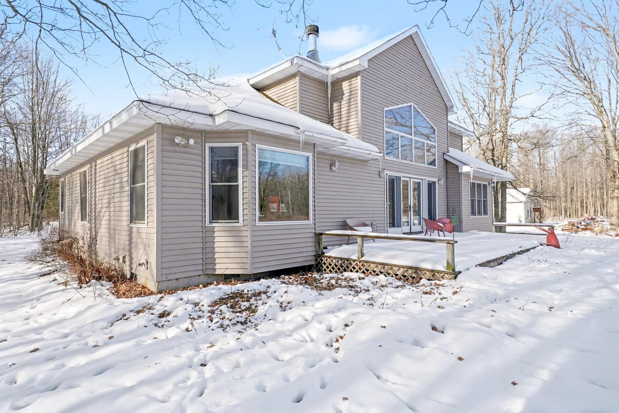 635 South East County Line Road Shepherd, MI 48883 - Photo 22 of 32