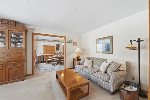 $924,000 | 12172 County Road 44, Millersburg, IN 46543