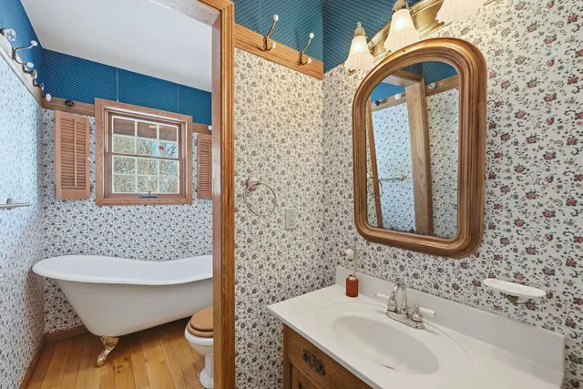 $924,000 | 12172 County Road 44, Millersburg, IN 46543