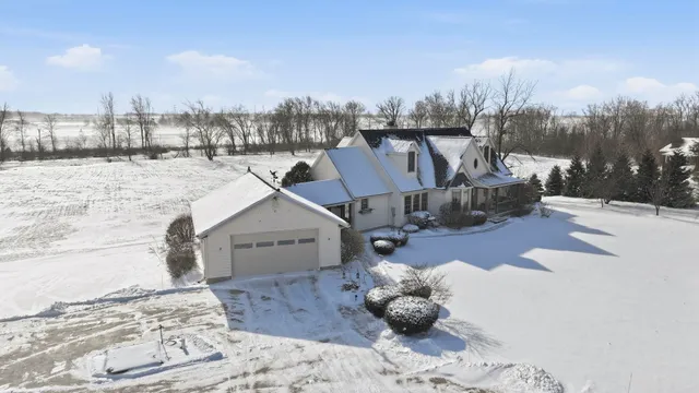 $924,000 | 12172 County Road 44, Millersburg, IN 46543