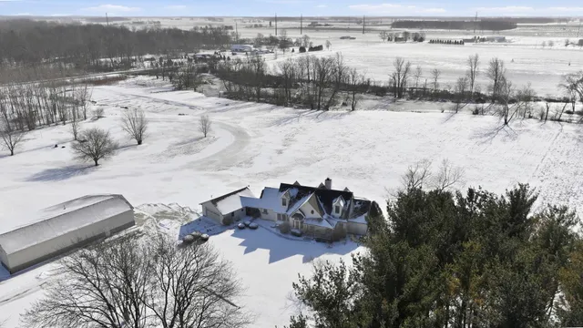 $924,000 | 12172 County Road 44, Millersburg, IN 46543