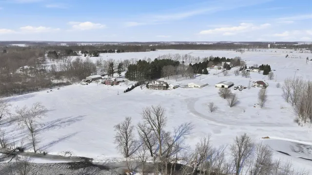 $924,000 | 12172 County Road 44, Millersburg, IN 46543