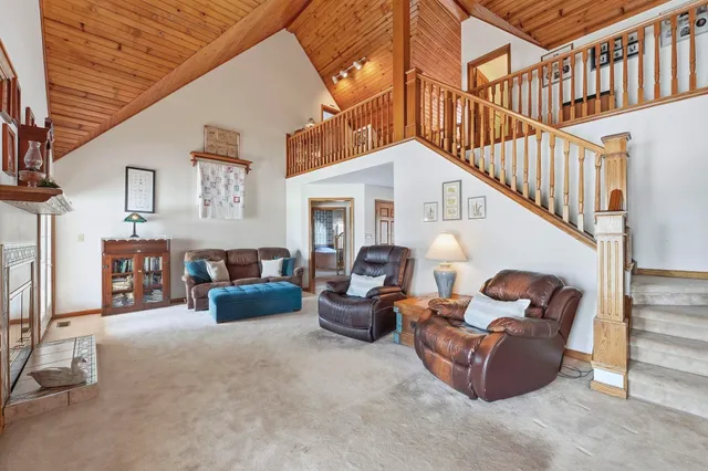 $924,000 | 12172 County Road 44, Millersburg, IN 46543