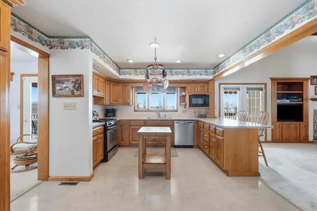 $924,000 | 12172 County Road 44, Millersburg, IN 46543