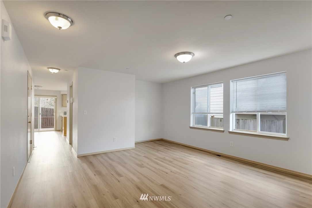 611 South 53rd Place Renton, WA 98055 - Photo 4 of 31 Gallery Image 4