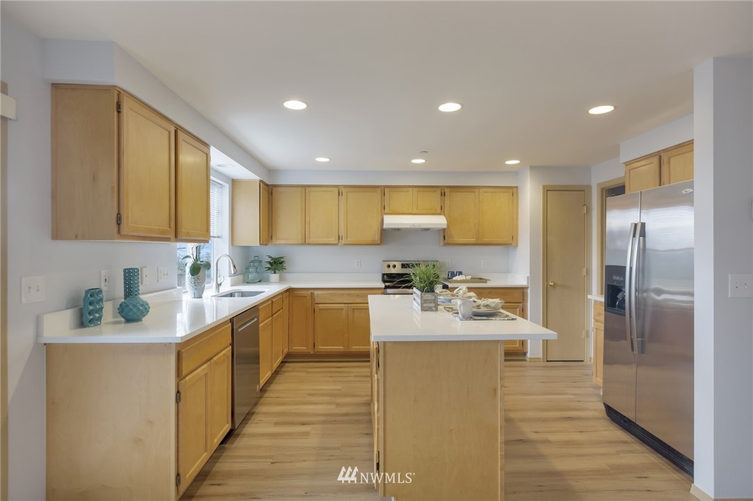 611 South 53rd Place Renton, WA 98055 - Photo 7 of 31 Gallery Image 7