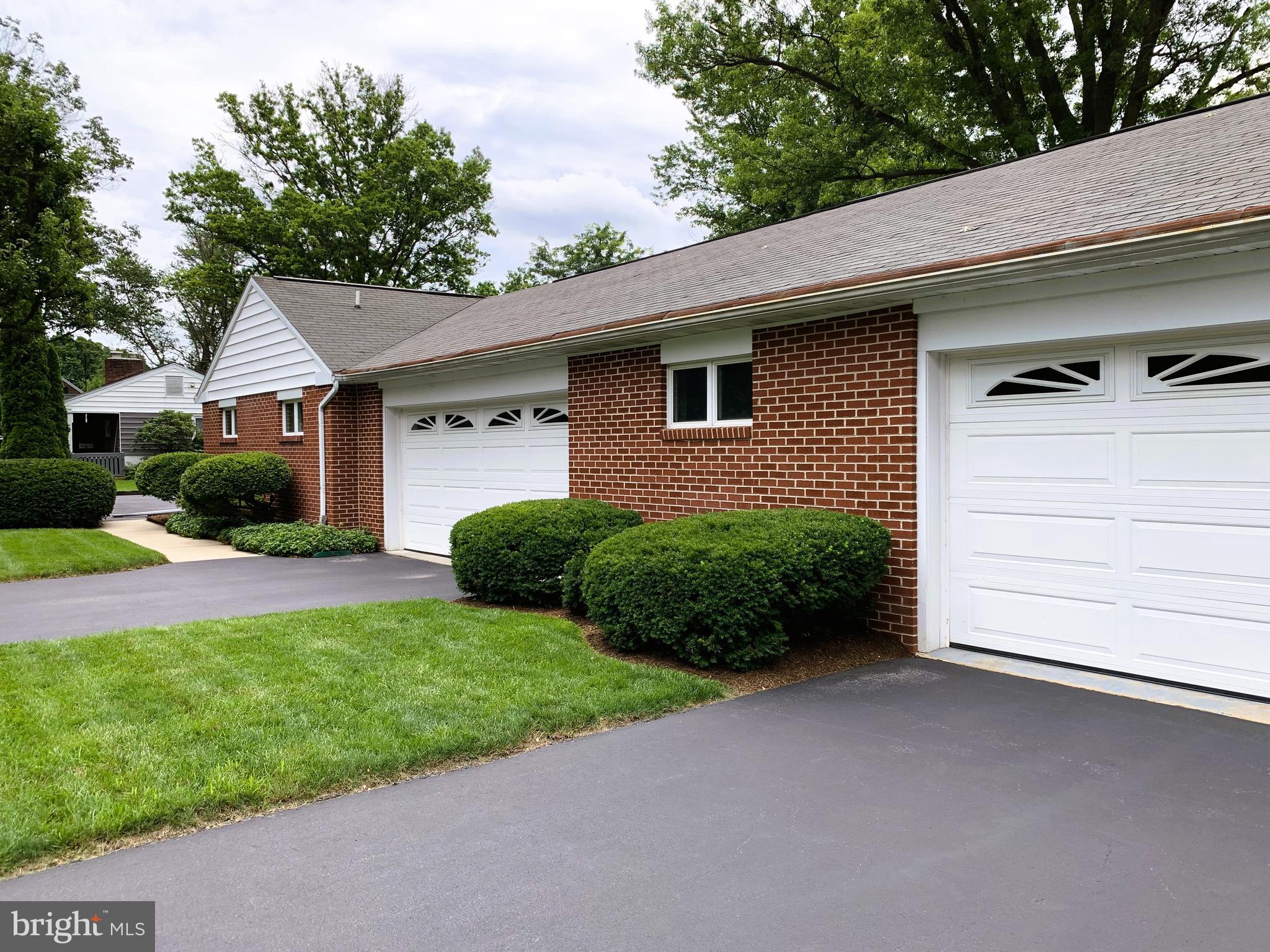 301 South Locust Street Lititz, PA 17543 - Photo 3 of 110