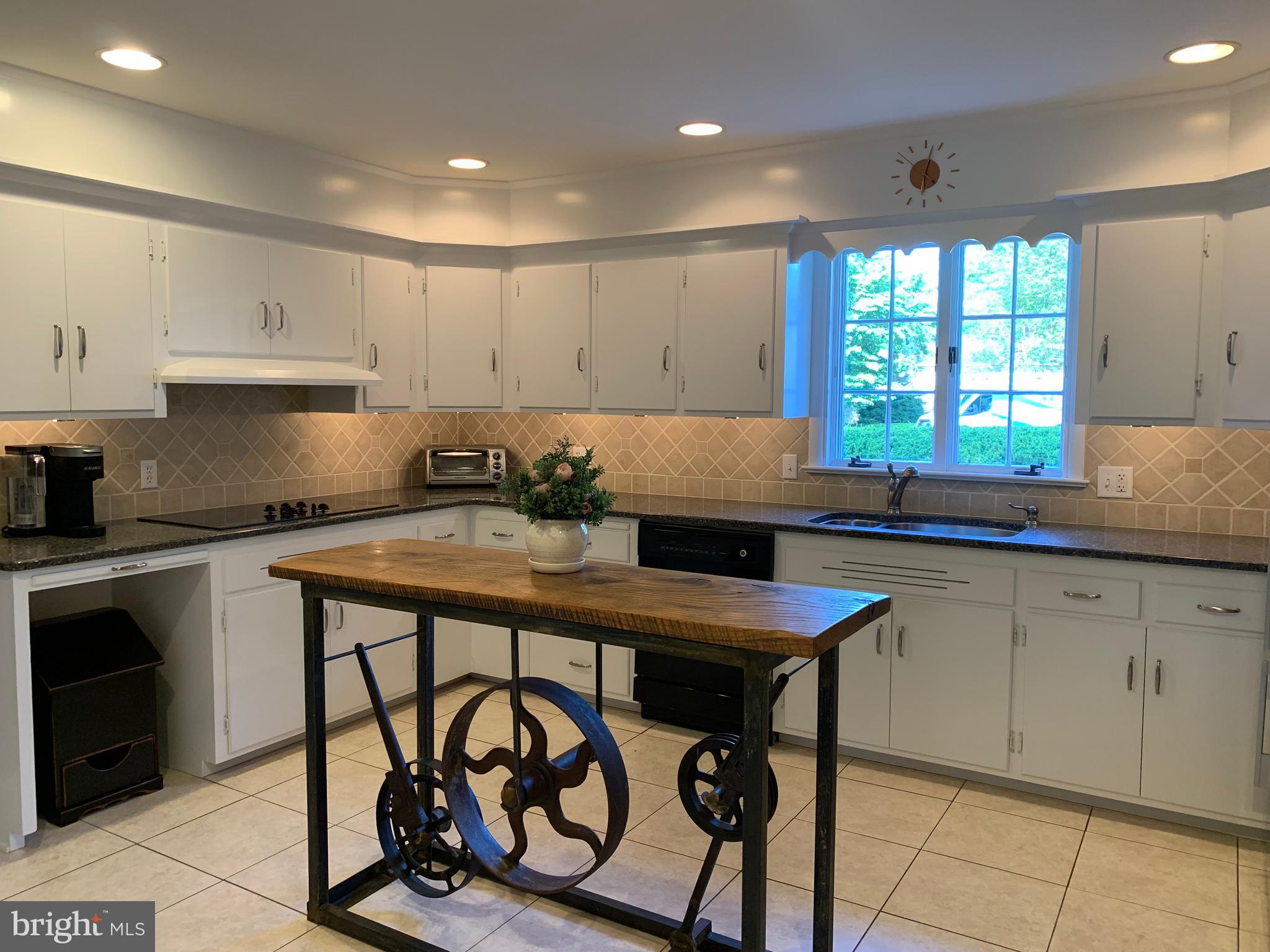 301 South Locust Street Lititz, PA 17543 - Photo 35 of 110