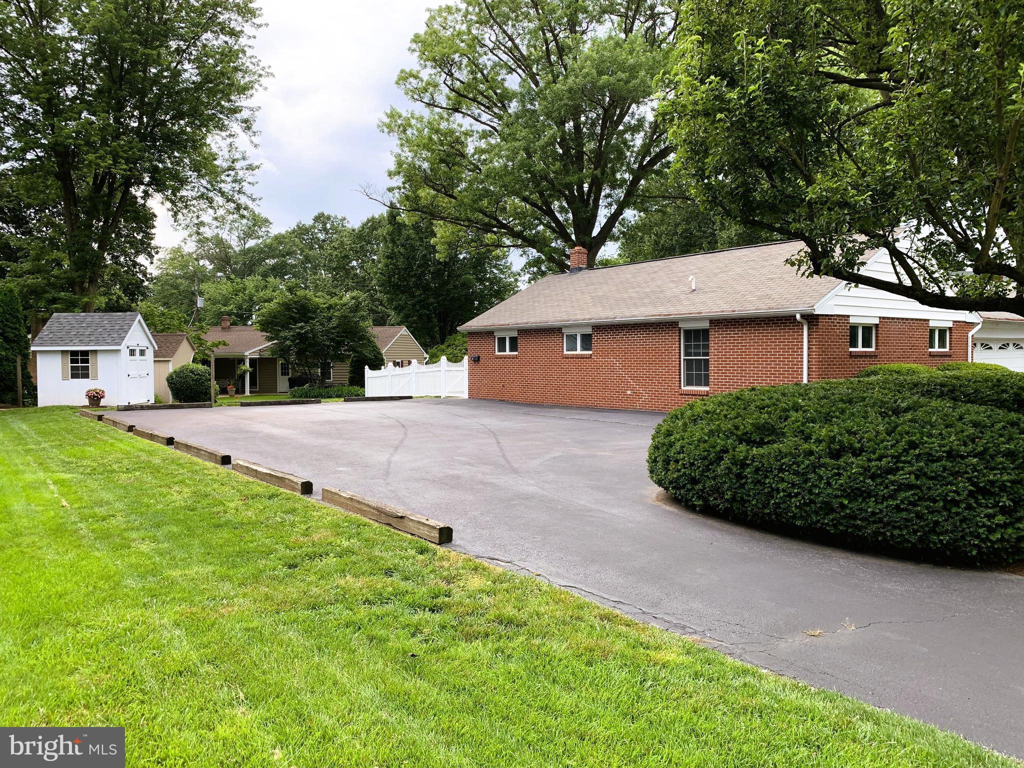 301 South Locust Street Lititz, PA 17543 - Photo 5 of 110