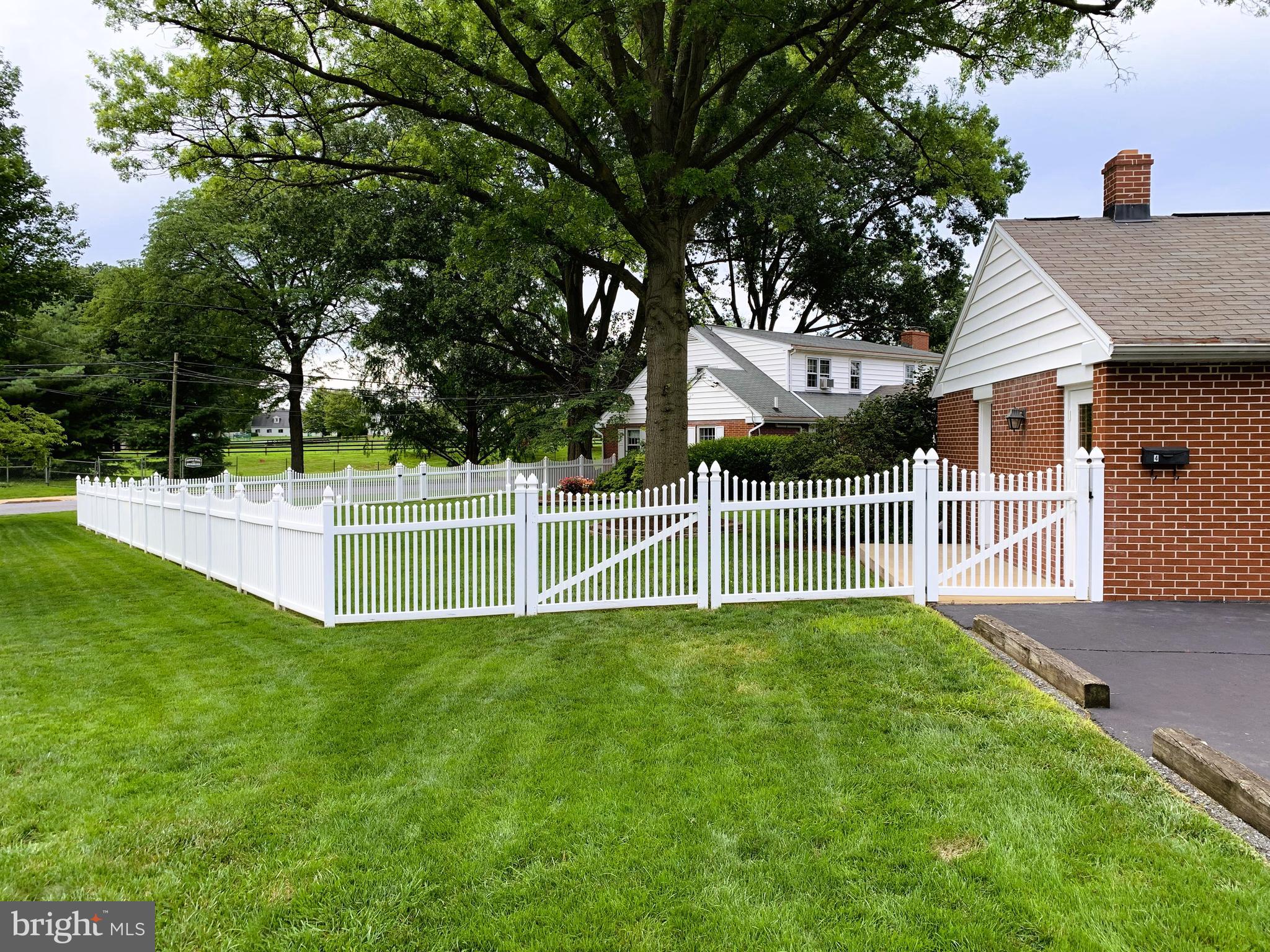 301 South Locust Street Lititz, PA 17543 - Photo 6 of 110