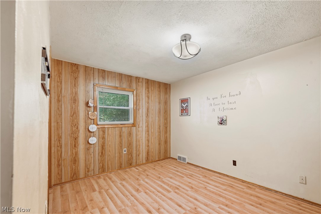 304 Howland Wilson Road Northeast Warren, OH 44484 - Photo 10 of 29