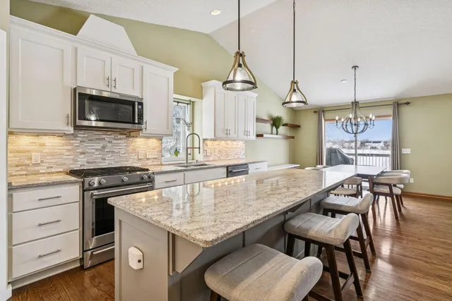 $629,900 | 9487 208th Street West, Lakeville, MN 55044