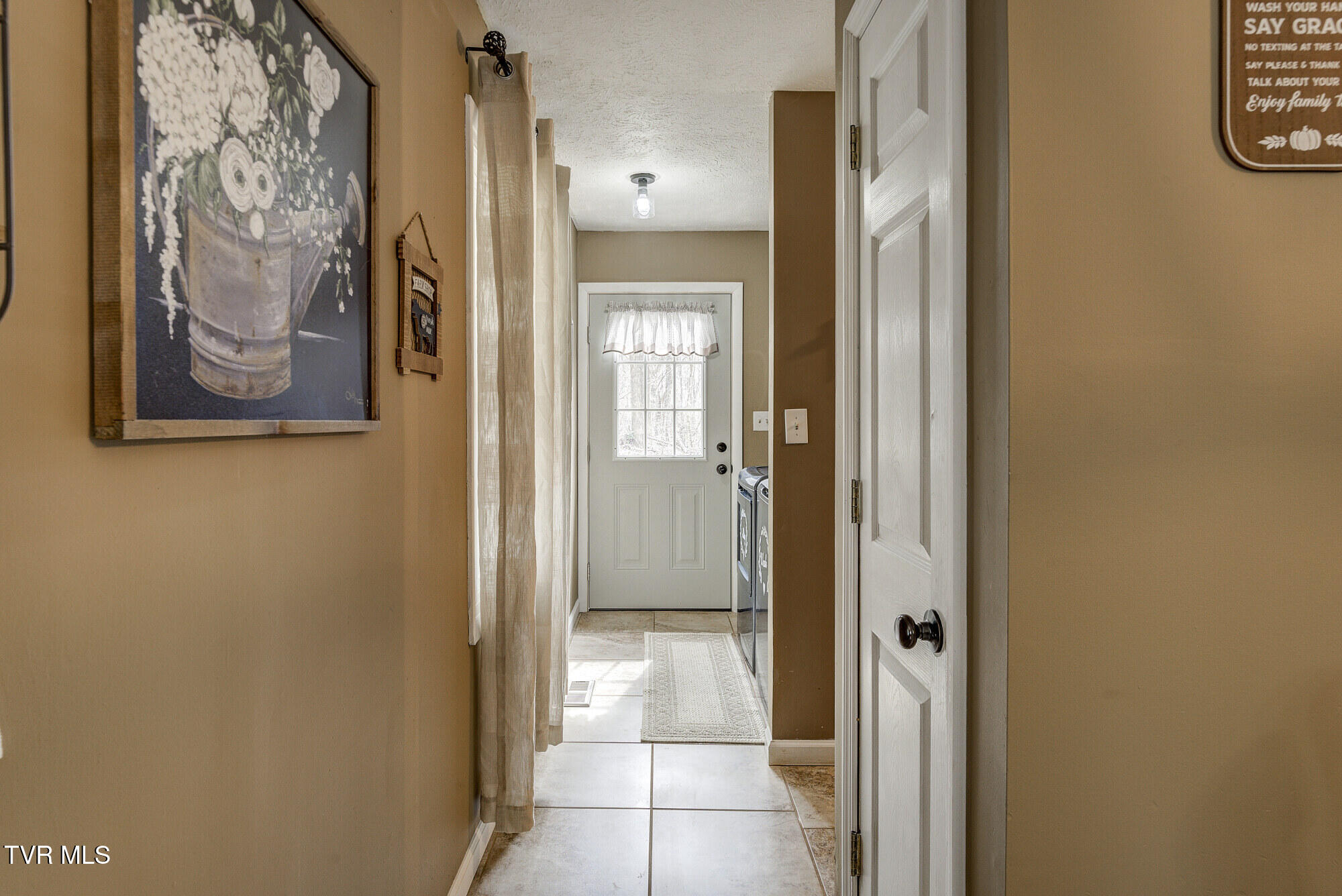 135 Earl Williams Road Elizabethton, TN 37643 - Photo 40 of 66 Earl-22