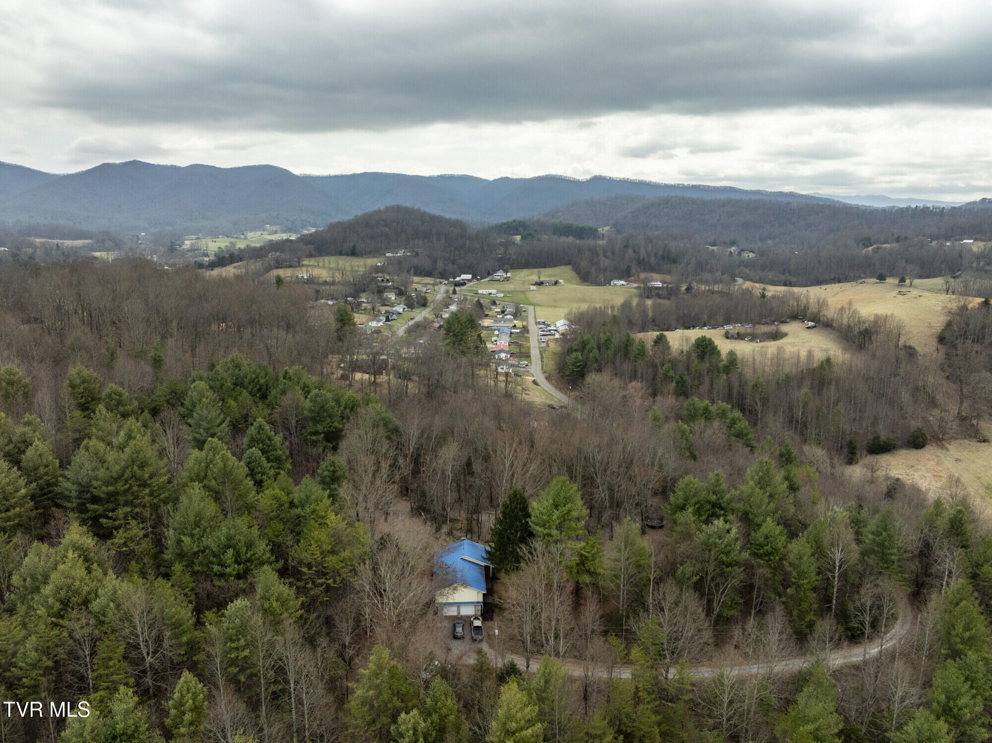 135 Earl Williams Road Elizabethton, TN 37643 - Photo 49 of 66 Earl-Aerials-2