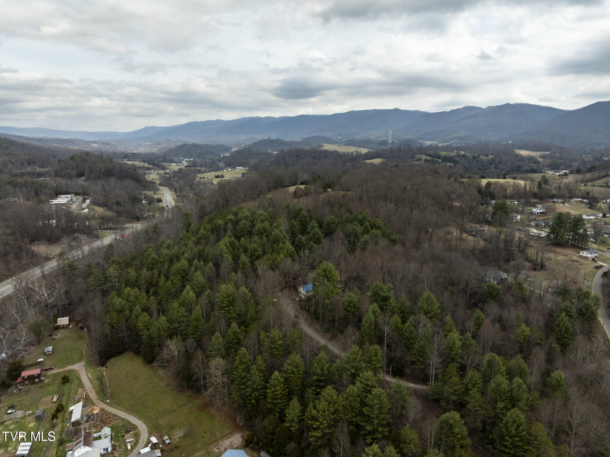 135 Earl Williams Road Elizabethton, TN 37643 - Photo 51 of 66 Earl-Aerials-4