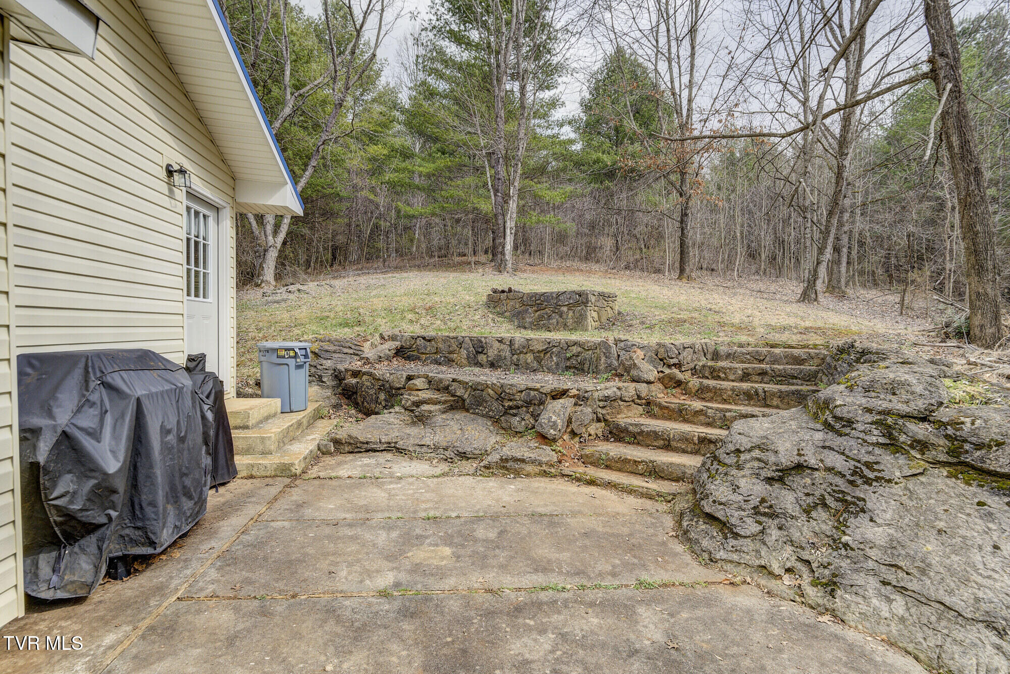 135 Earl Williams Road Elizabethton, TN 37643 - Photo 9 of 66 Earl-38