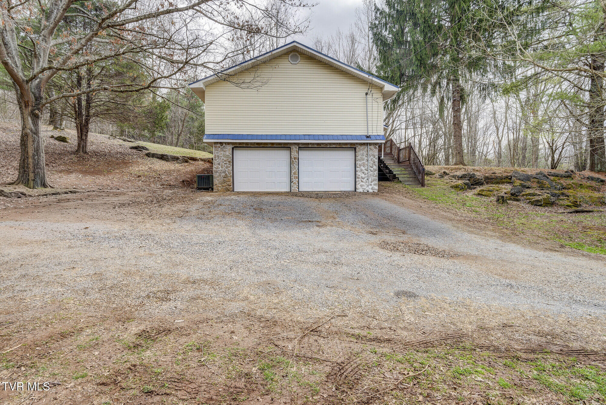 135 Earl Williams Road Elizabethton, TN 37643 - Photo 10 of 66 Earl-45