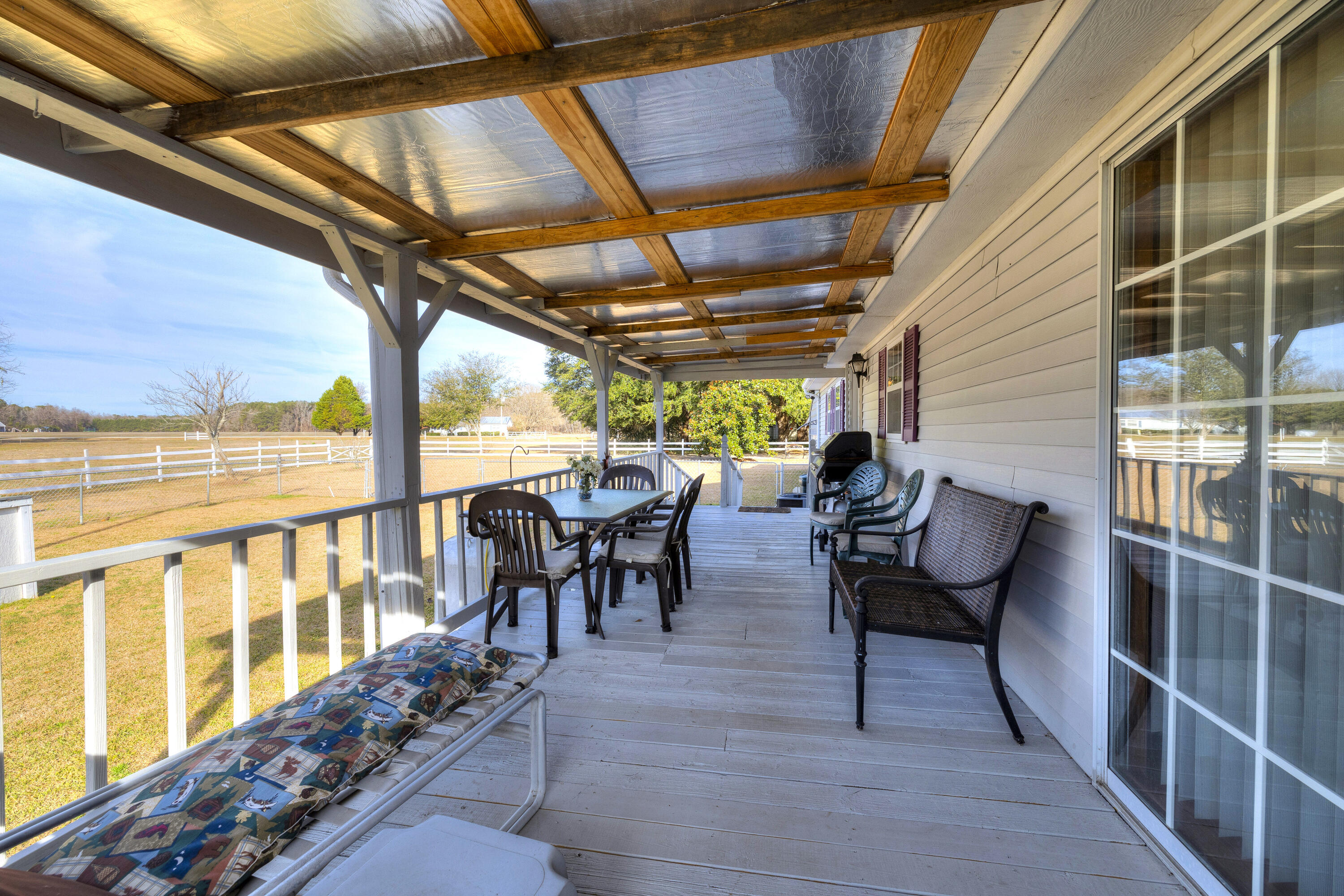 2983 State Rd S-14-810 Manning, SC 29102 - Photo 22 of 54 COVERED DECK