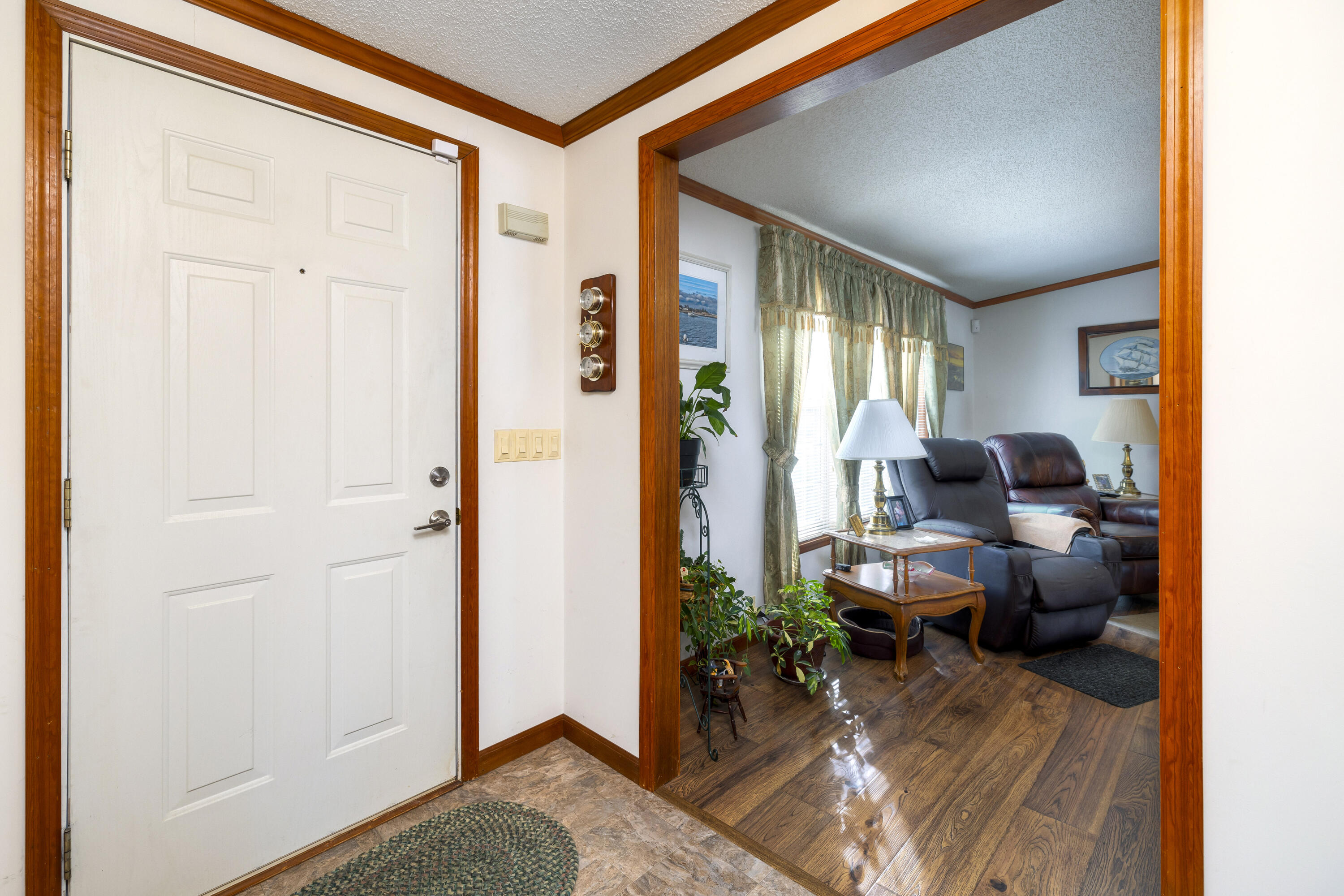 2983 State Rd S-14-810 Manning, SC 29102 - Photo 26 of 54 FOYER