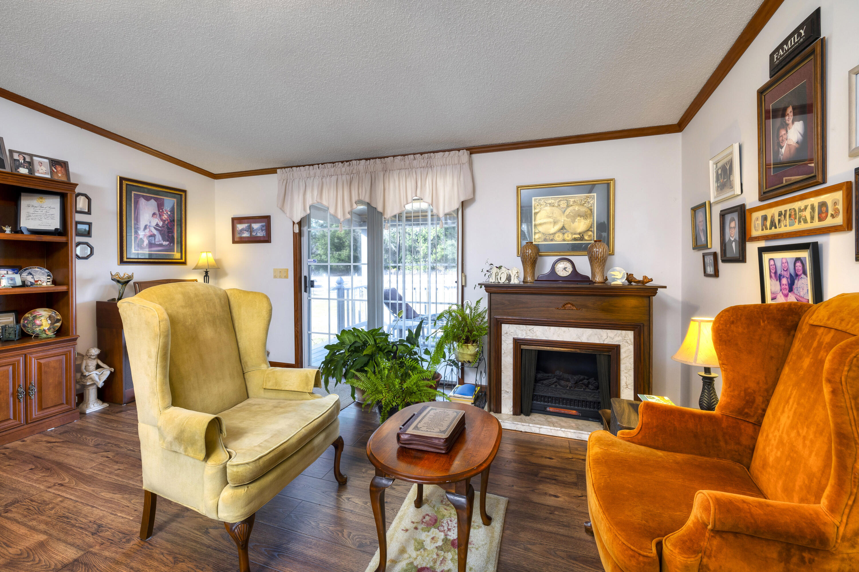 2983 State Rd S-14-810 Manning, SC 29102 - Photo 31 of 54 SITTING AREA