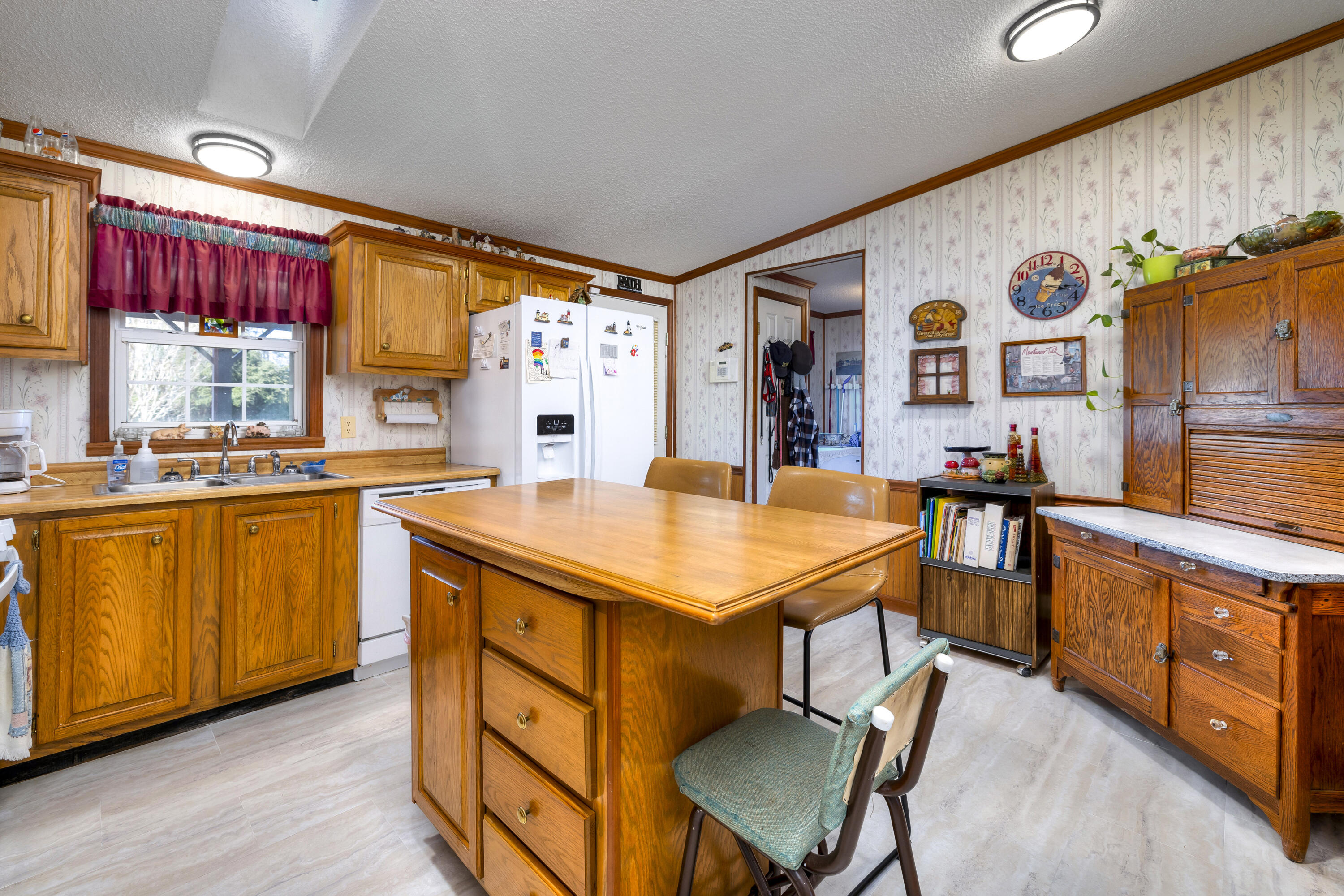 2983 State Rd S-14-810 Manning, SC 29102 - Photo 33 of 54 KITCHEN