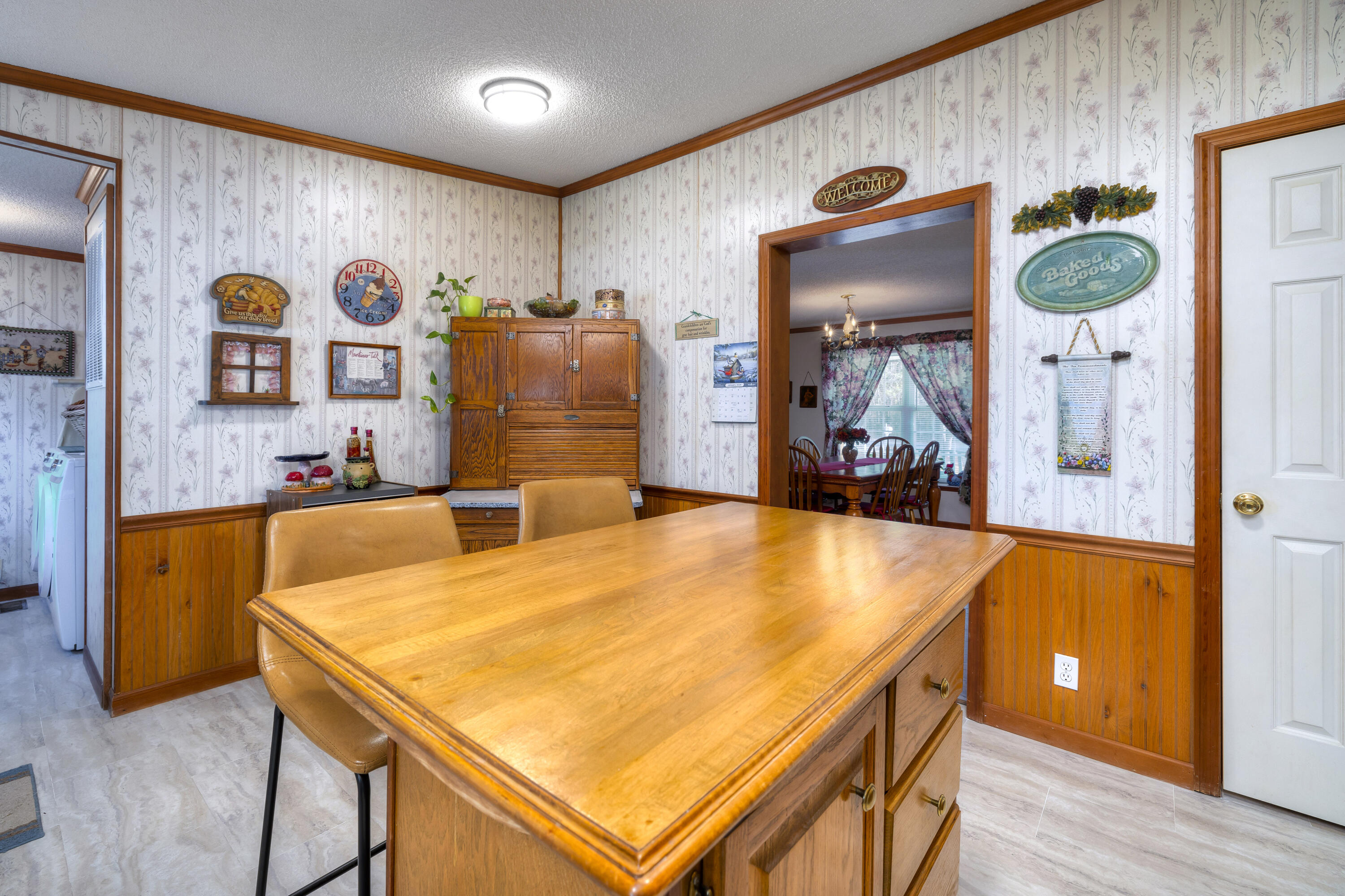 2983 State Rd S-14-810 Manning, SC 29102 - Photo 34 of 54 KITCHEN ISLAND