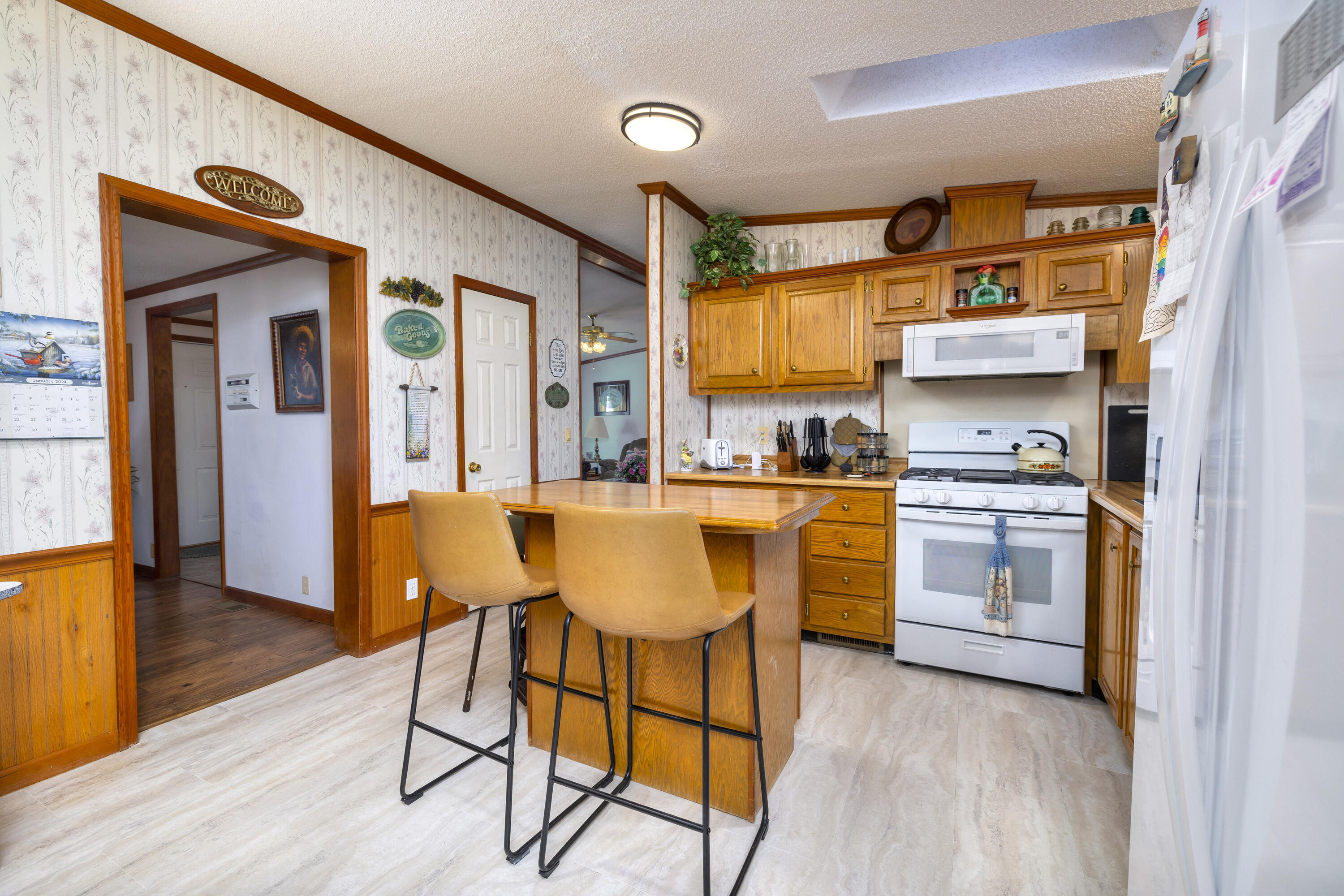 2983 State Rd S-14-810 Manning, SC 29102 - Photo 35 of 54 NEWER APPLIANCES & GAS RANGE