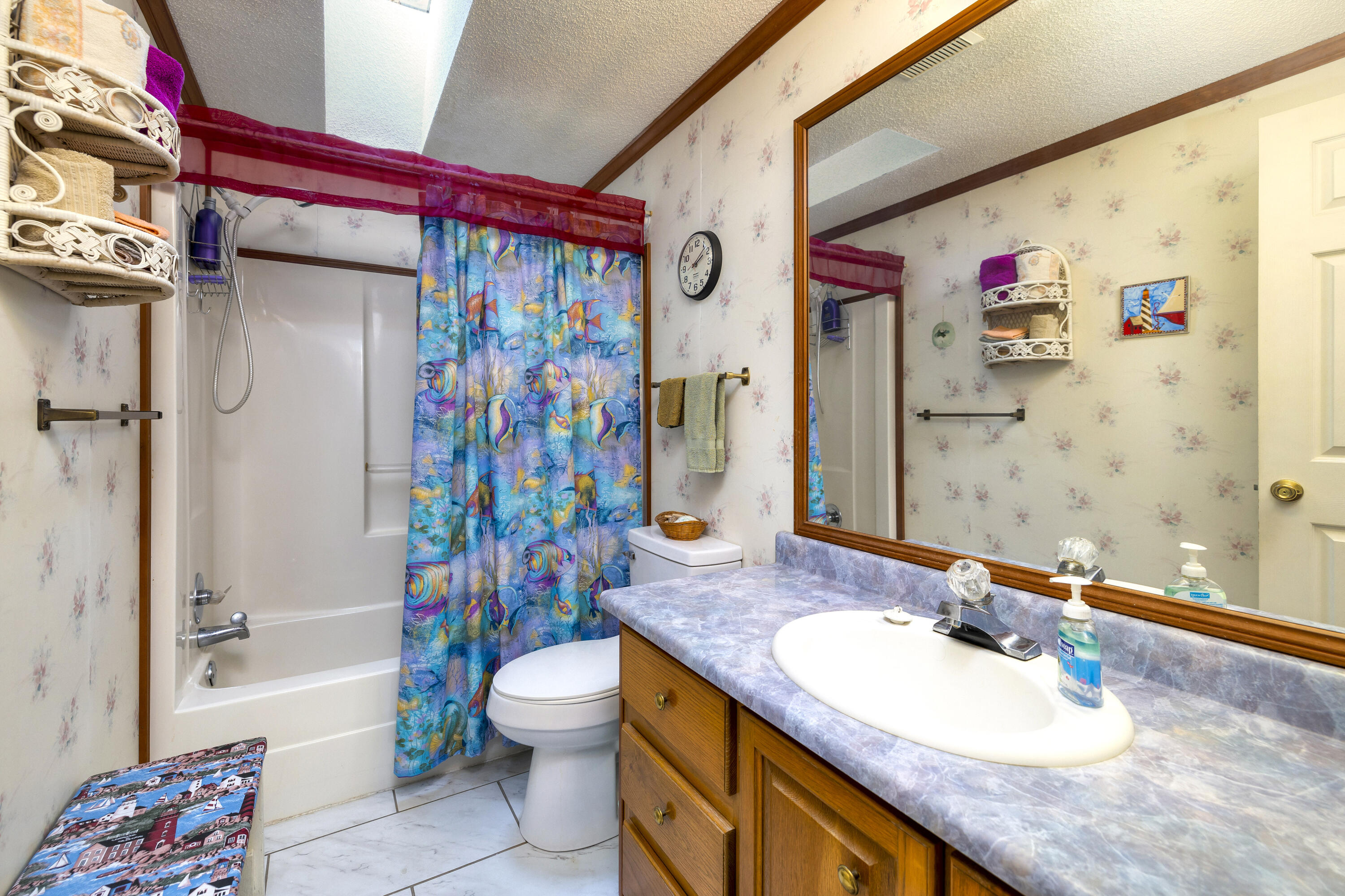 2983 State Rd S-14-810 Manning, SC 29102 - Photo 46 of 54 GUEST BATHROOM