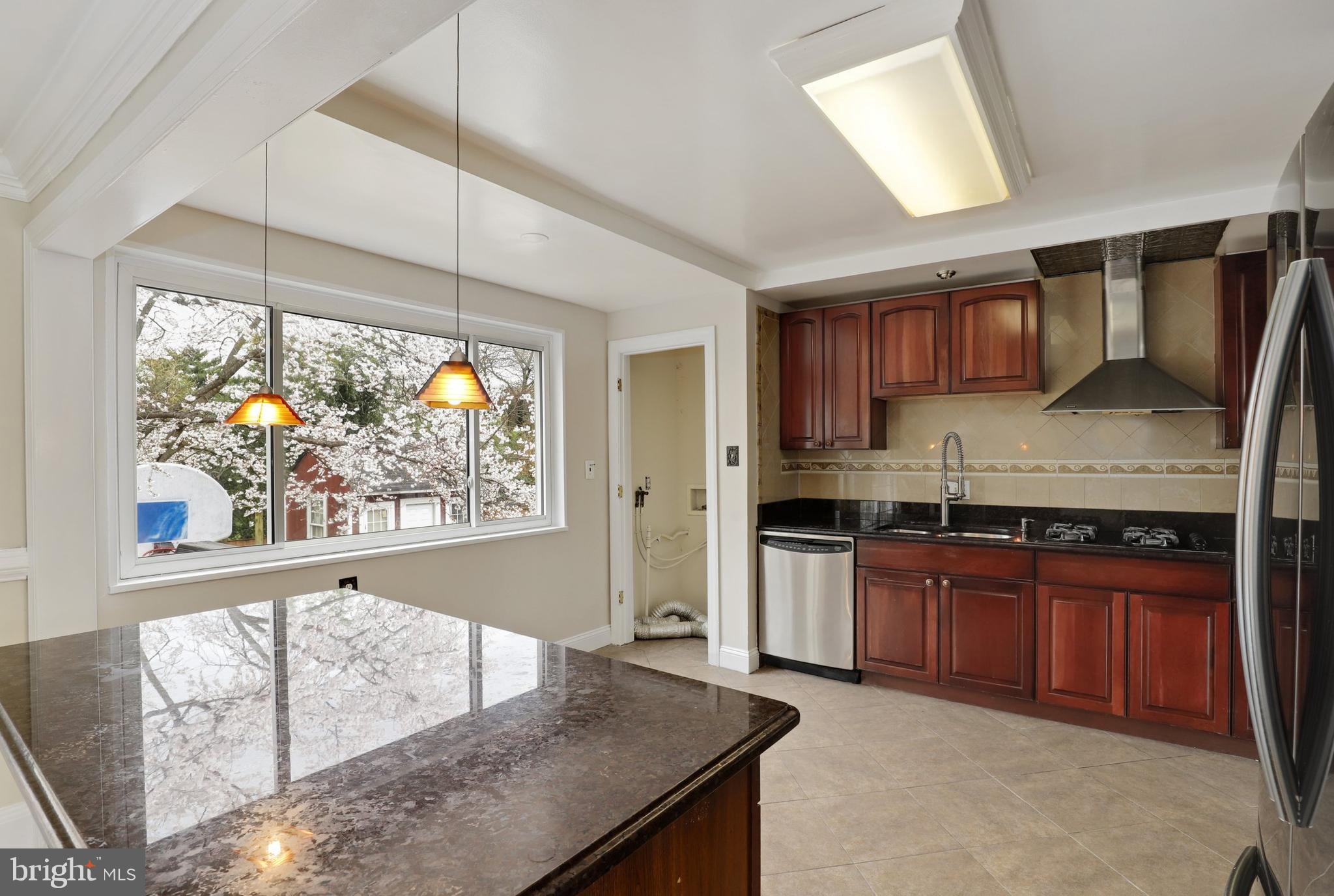 1419 Dilston Road Silver Spring, MD 20903 - Photo 7 of 33 Gallery Image 7