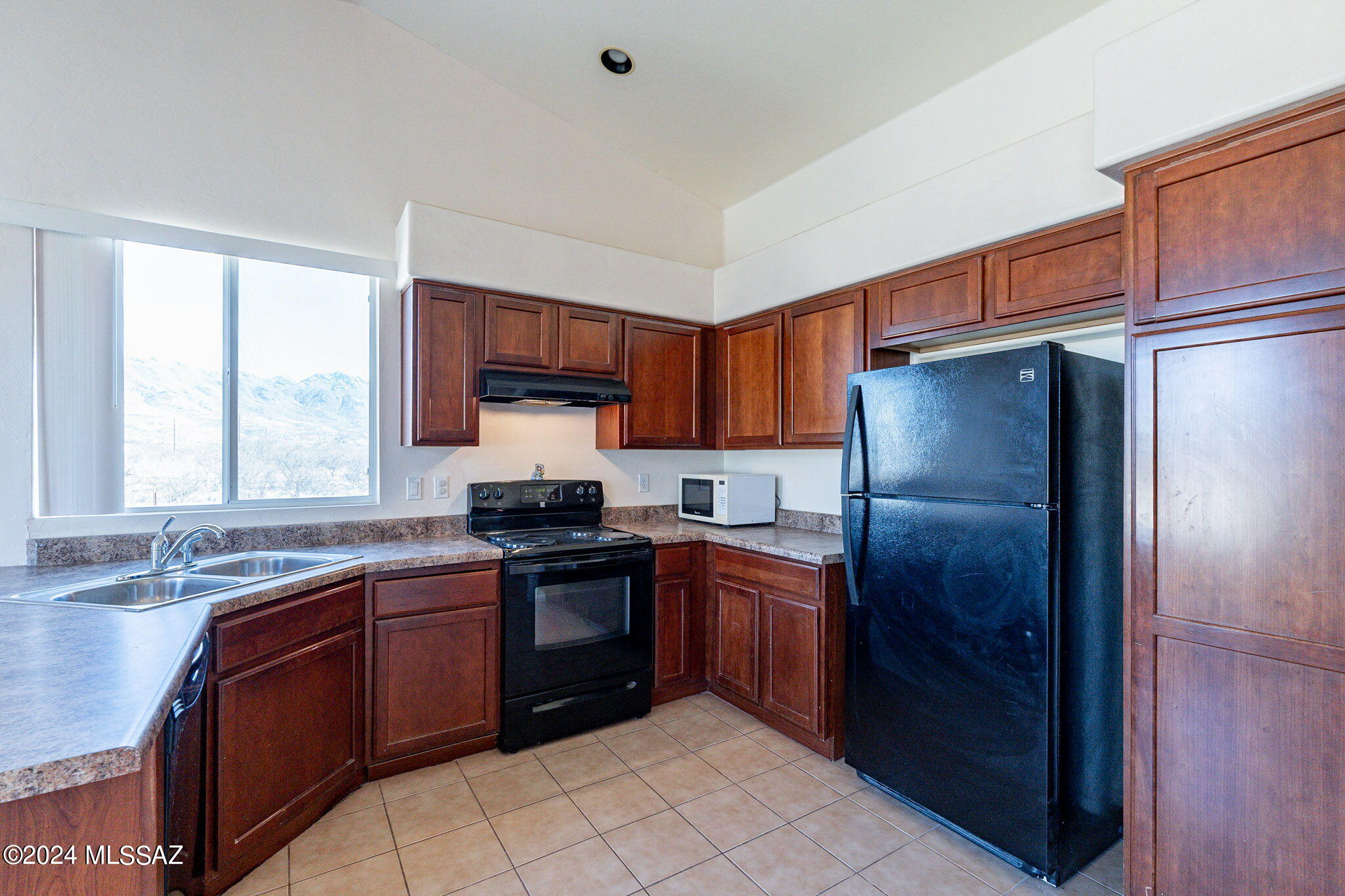 164 Utah Court Rio Rico, AZ 85648 - Photo 6 of 21