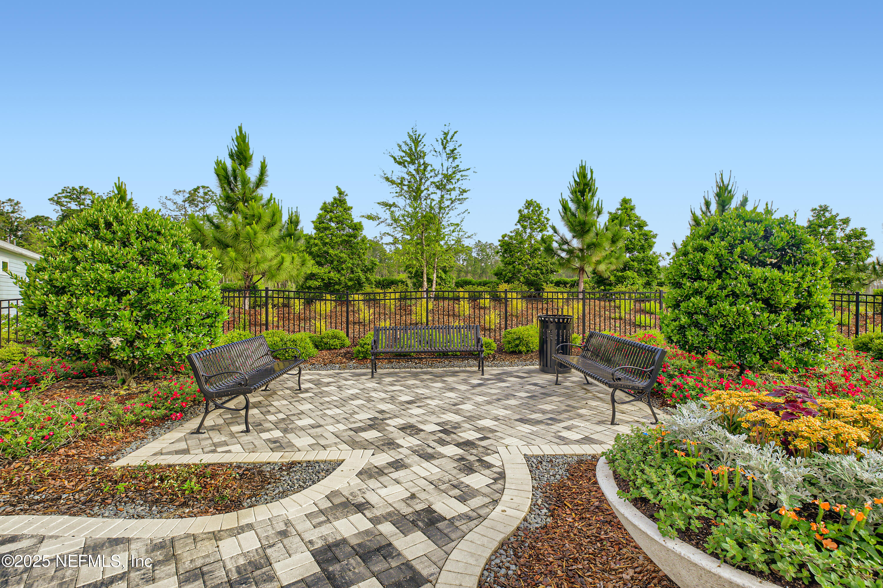 100 Round Robin Run St. Johns, FL 32259 - Photo 8 of 40 a view of a backyard with sitting area