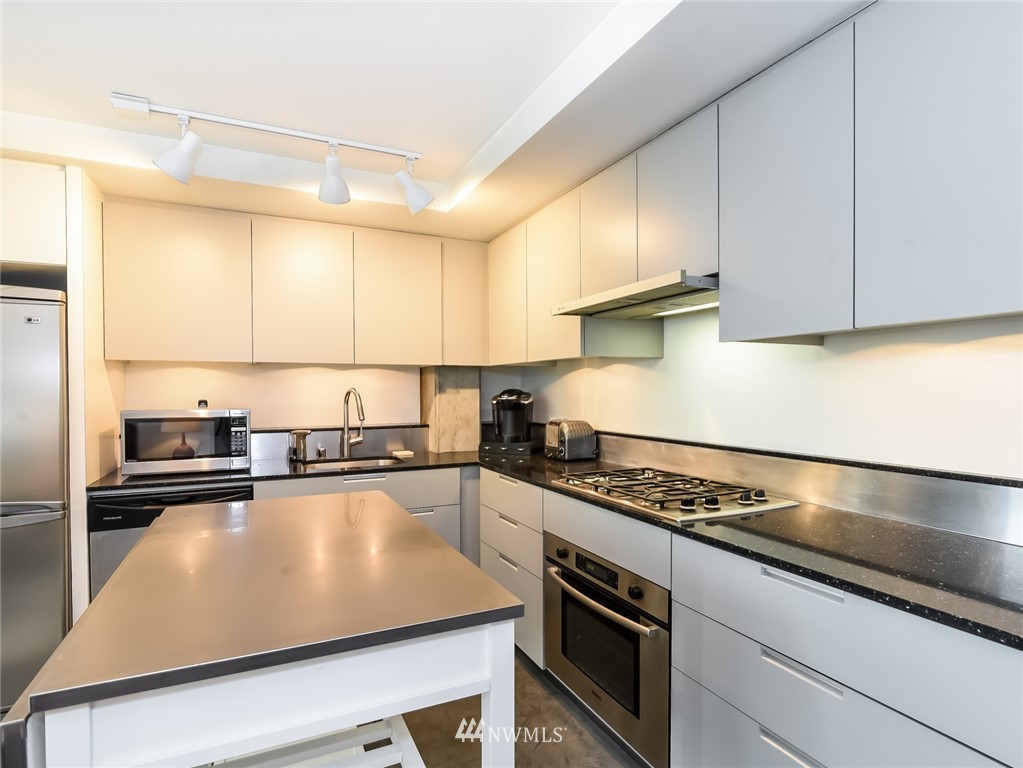 501 Roy Street, Unit F229 Seattle, WA 98109 - Photo 8 of 25