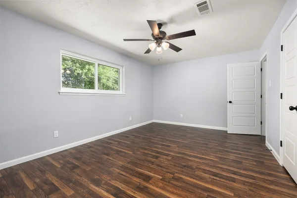 $2,000 | 7314 Robin Street, Texas City, TX 77591