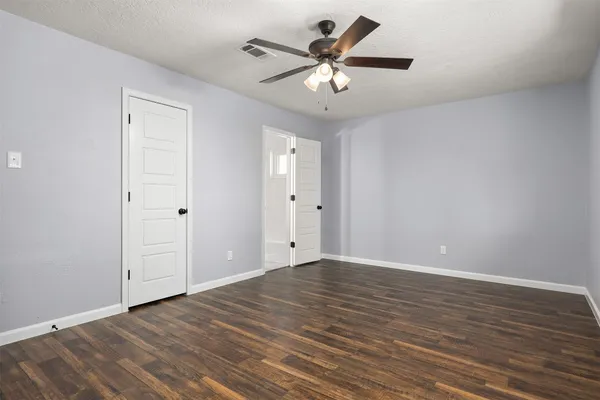 $2,000 | 7314 Robin Street, Texas City, TX 77591