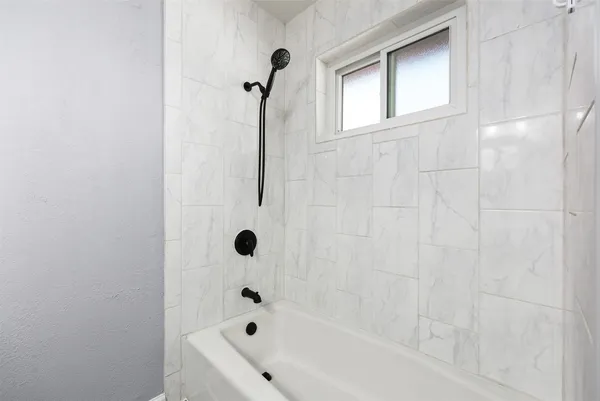 $2,000 | 7314 Robin Street, Texas City, TX 77591