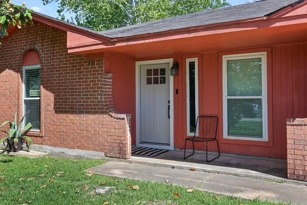 $2,000 | 7314 Robin Street, Texas City, TX 77591