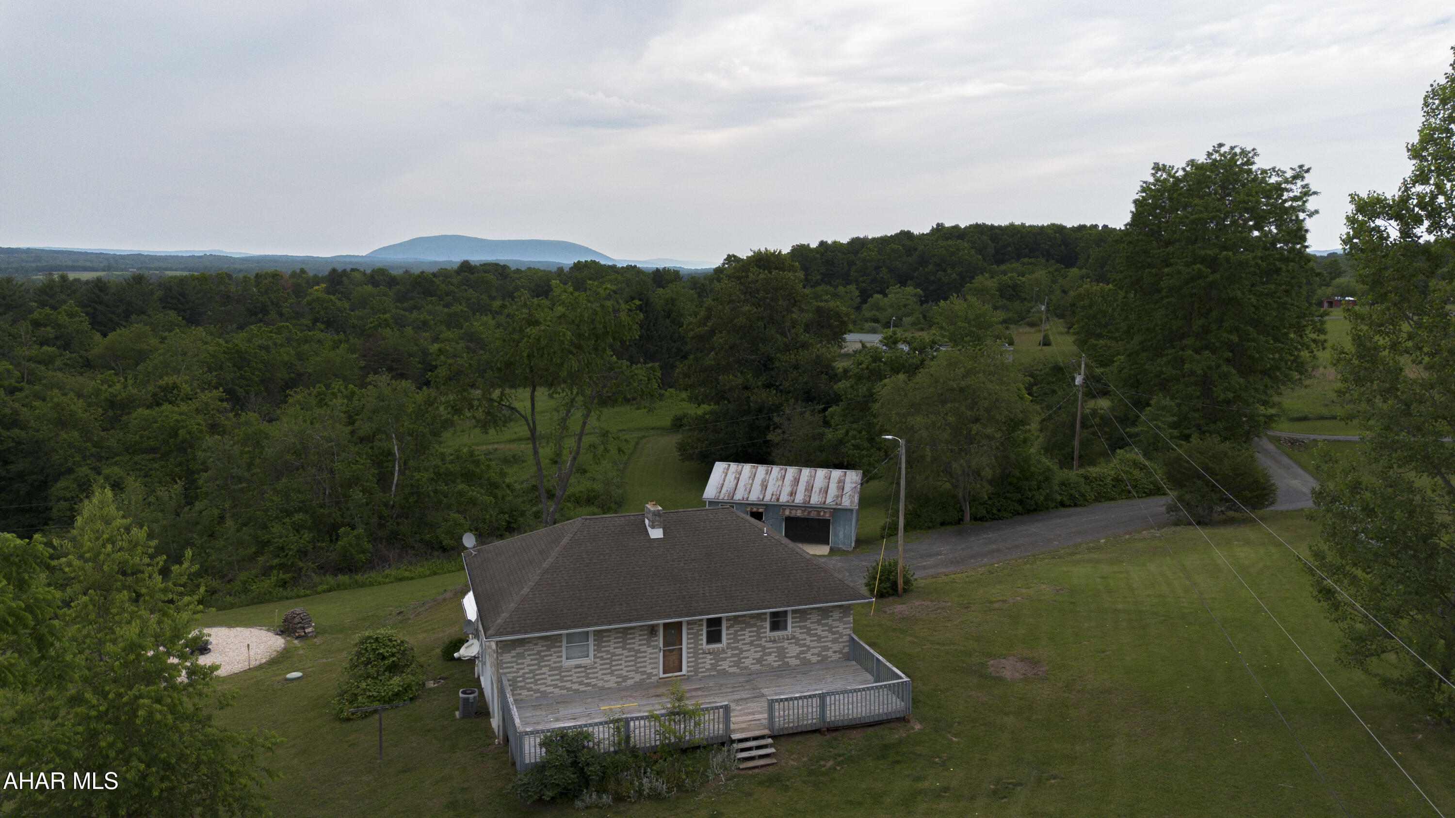264 Cromwell Ridge Road Hustontown, PA 17229 - Photo 5 of 47