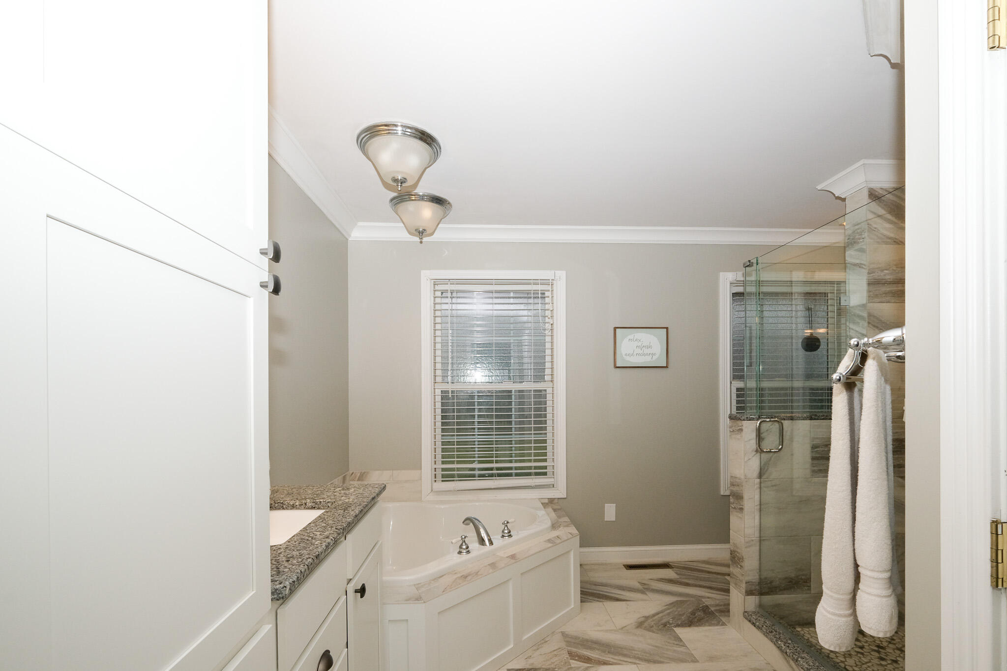 2105 Red House Road Richmond, KY 40475 - Photo 31 of 56 Primary Garden Tub