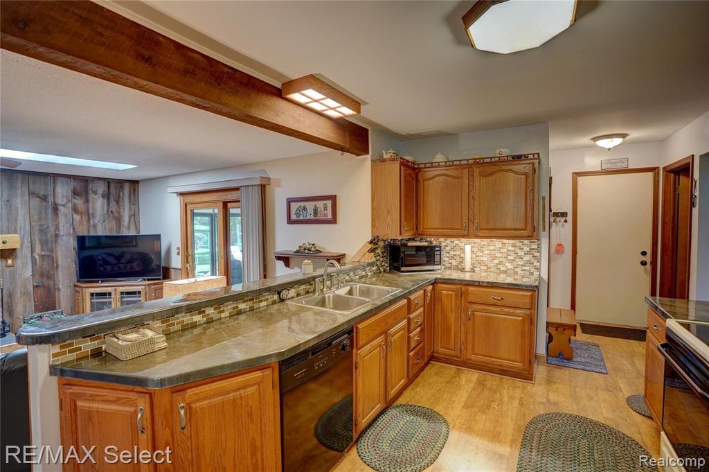 2062 West Reid Road Flint, MI 48507 - Photo 37 of 74 Gallery Image 37