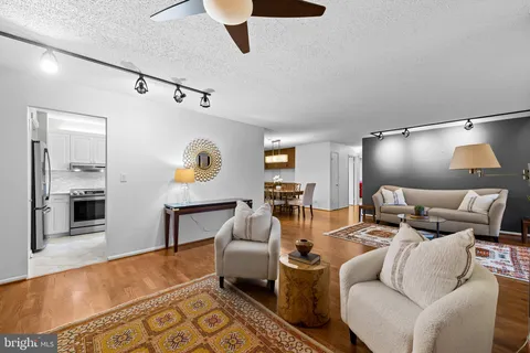 $295,000 | 111 Hamlet Hill Road, Unit 1113, Baltimore, MD 21210