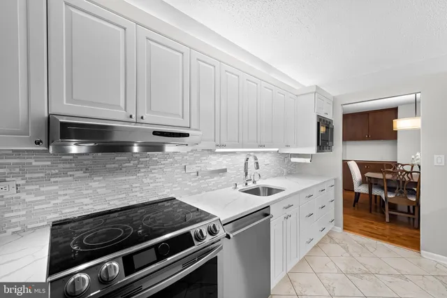 $295,000 | 111 Hamlet Hill Road, Unit 1113, Baltimore, MD 21210